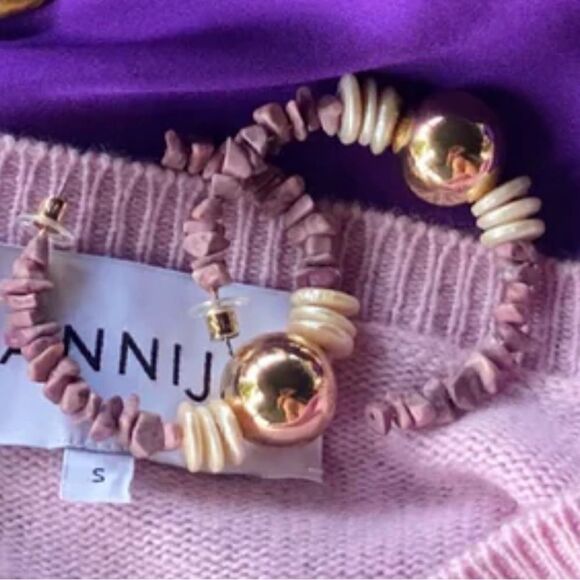 Dannijo Sakora Lavender /Pearl Discs Gold Toned Hoop Post Earrings w/Box. New! - Picture 2 of 6